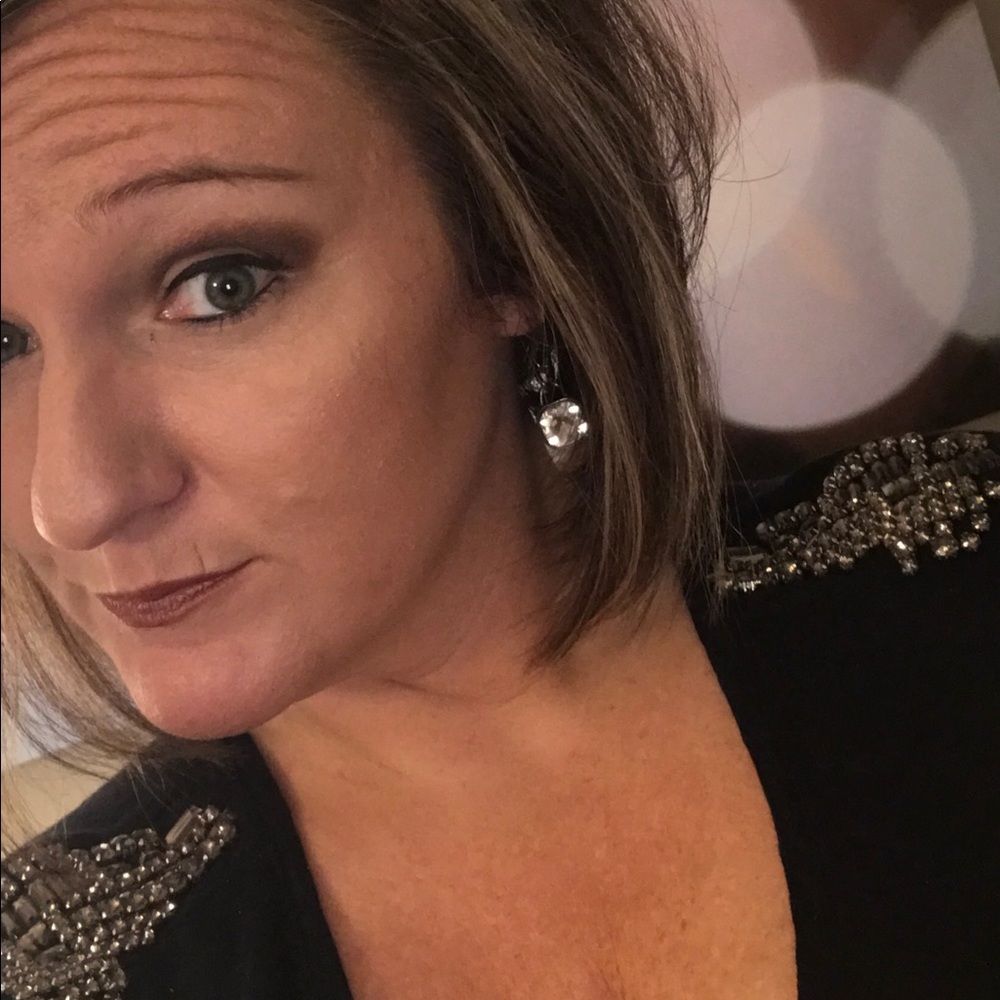 Meet your Posher, Crystal